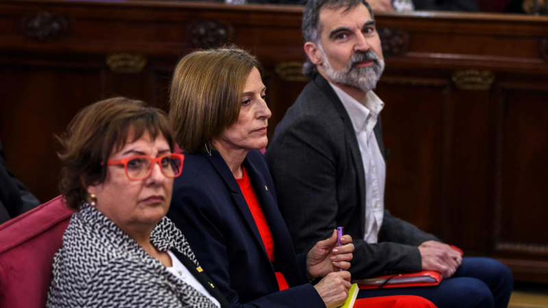  Boletines RNE - El juez rechaza suspender la semilibertad de Forcadell y Bassa  - Escuchar ahora 