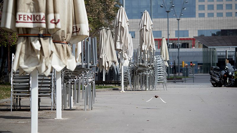 14 horas - La pandemia hunde la economía española: el PIB cae un 18,5 % en su mayor caída trimestral - Escuchar ahora