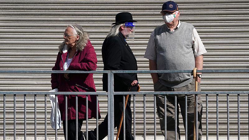 14 horas - El norte de Inglaterra trata de contener la expansión del virus y prohibe las reuniones sociales en espacios públicos y privados - Escuchar ahora