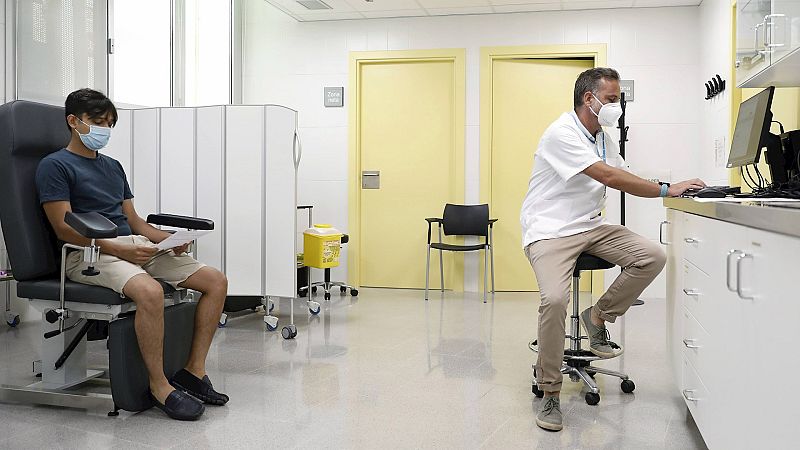 Boletines RNE - Cataluña notifica 1.367 casos más y 19 fallecidos en las últimas 24 horas - Escuchar ahora