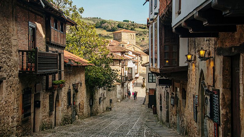 España a las 8 Fin de Semana - Los pueblos se reactivan este verano por la pandemia - Escuchar ahora