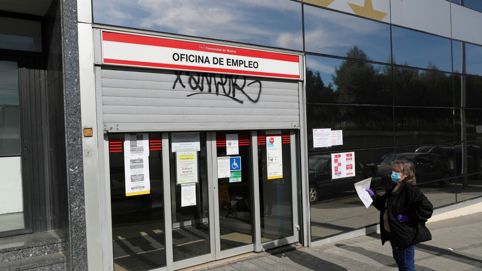 Boletines RNE -España pide ayuda a Europa para pagar los Ertes y a los autónomos - Escuchar ahora