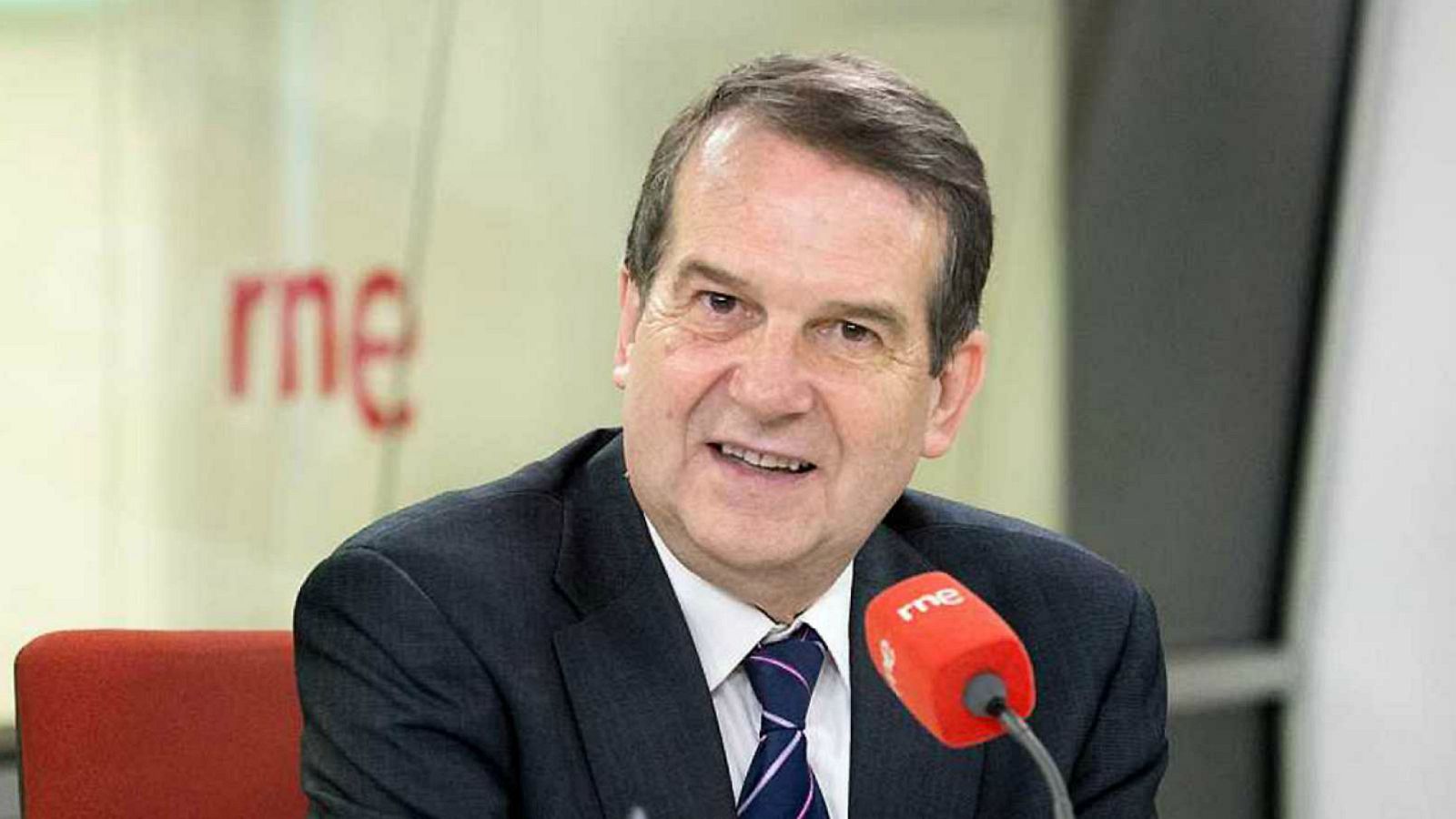  Las mañanas de RNE - Caballero, sobre el acuerdo entre Gobierno y FEMP: "Resuelve un problema que nos creó la ley Montoro. Que el PP lo lleve al Constitucional es de broma" - Escuchar ahora