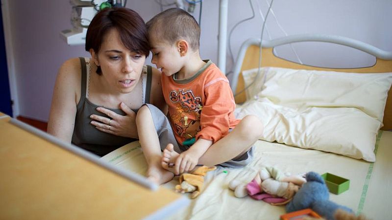 Mamás y papás - Niños en los hospitales, cuidados para toda la familia - 15/08/20 - Escuchar ahora