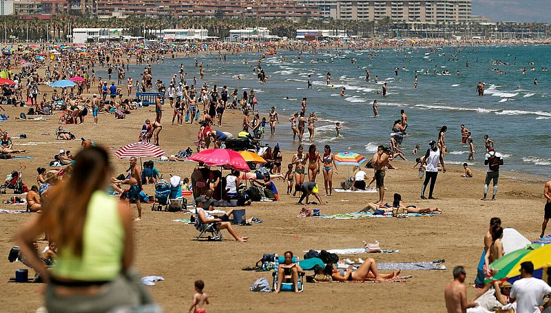 Boletines RNE - Alemania desaconseja viajar a España, excepto a Canarias - Escuchar ahora
