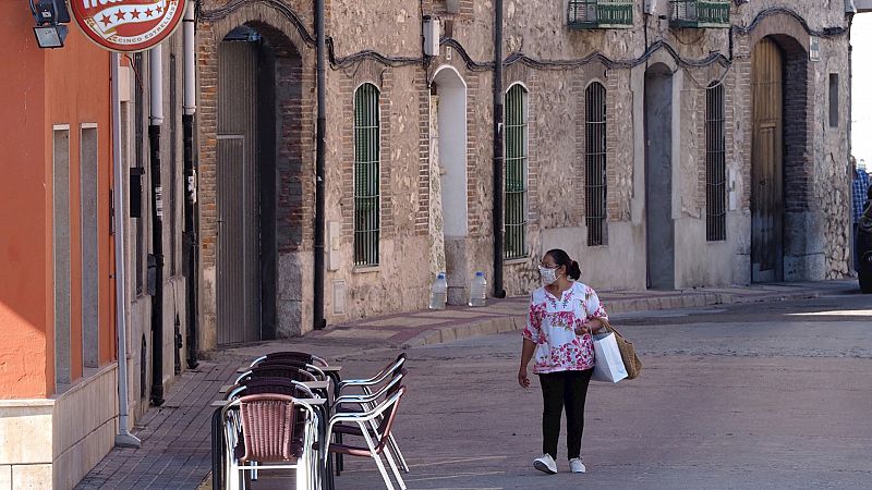 14 horas Fin de Semana - Más de 800 brotes activos en España; Andalucía registra su mayor aumento de contagios desde abril - Escuchar ahora