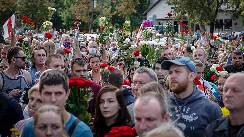 14 horas Fin de Semana - Lukashenko avisa a Putin de que las protestas no solo amenazan a Bielorrusia - Escuchar ahora