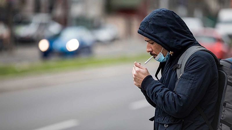 14 horas fin de semana - Cantabria endurece medidas, cuatro metros de distancia social si se fuma en la calle - Escuchar ahora