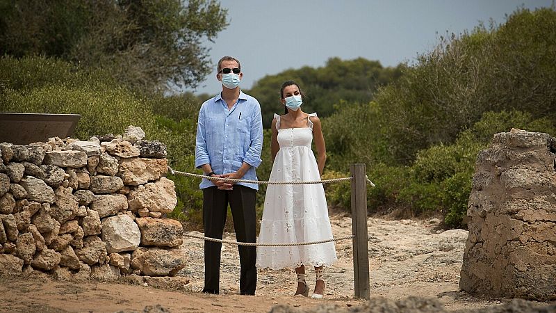 24 horas fin de semana - 20 horas - La Familia real pone fin a sus vacaciones en Ibiza con un recorrido por la necrópolis - Escuchar ahora 