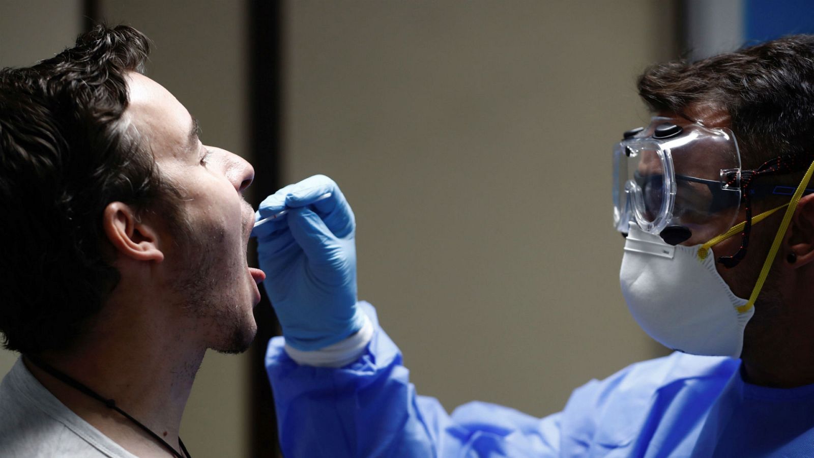  Las mañanas de RNE con Íñigo Alfonso -  Julián Domínguez, médico, rechaza los cribados masivos - Escuchar ahora