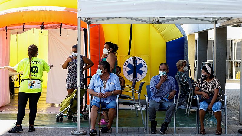 Boletines RNE - España registra la cifra más alta de contagios desde que finalizó el estado de alarma: 3.715 en 24 horas - Escuchar ahora