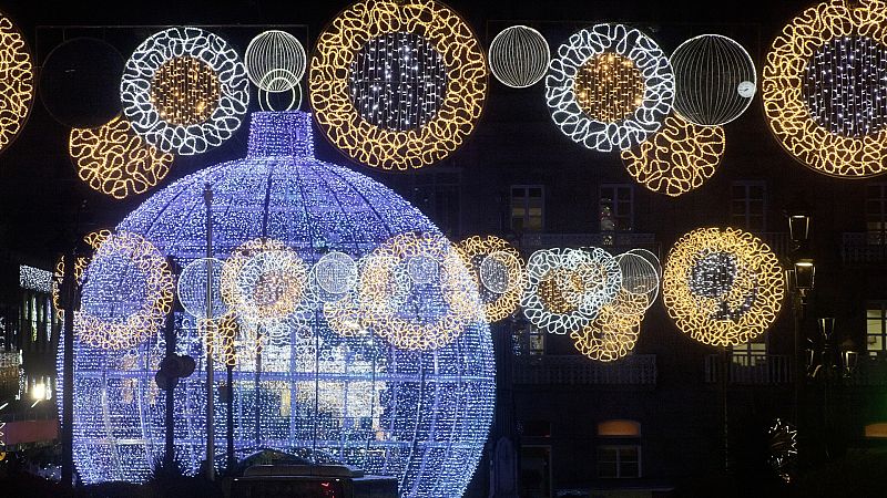 Por tres razones - Vigo se prepara para Navidad- 19/08/20 - escuchar ahora