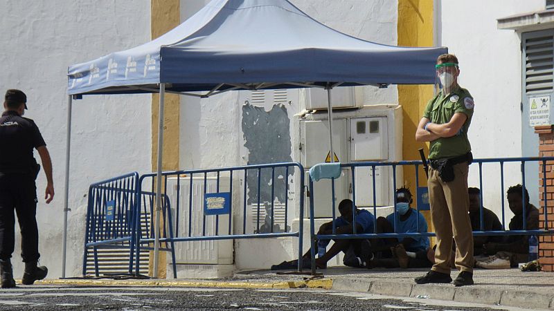 14 horas - Muere una persona tras cruzar la valla de Melilla - Escuchar ahora