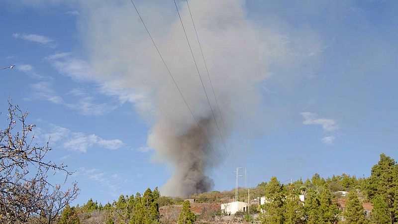 24 horas - Canarias, en alerta máxima por incendio forestal  - Escuchar ahora