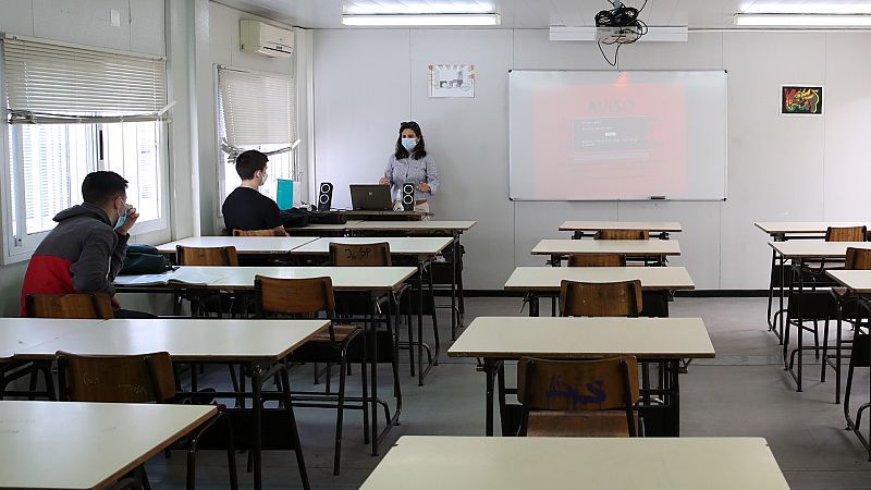 24 horas - La comunidad educativa madrileña no está satisfecha con el plan de Díaz Ayuso: "Necesitamos medidas concretas" - Escuchar ahora