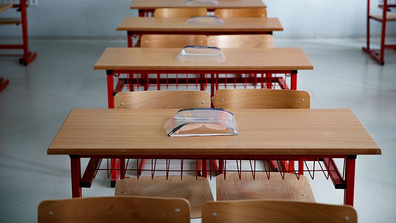  Boletines RNE - Baleares quiere un curso seguro pero presencial a partir del 10 de septiembre - Escuchar ahora