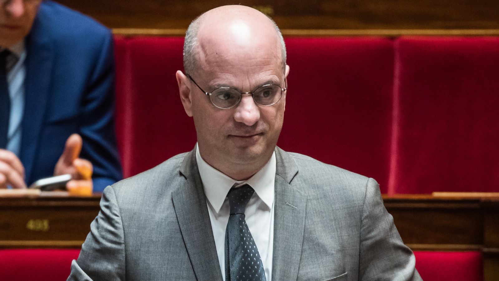 Boletines RNE - Francia presenta su plan de vuelta a las clases - Escuchar ahora