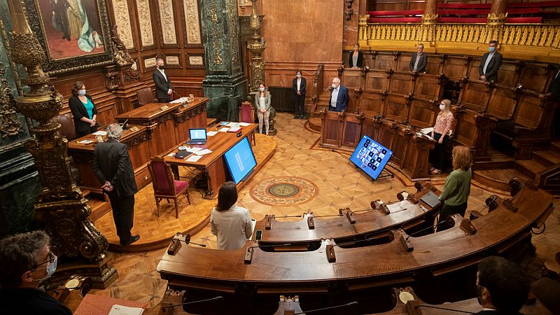 Boletines RNE - El Ayuntamiento de Barcelona retira la Medalla de Oro de la Ciudad a Juan Carlos I - Escuchar ahora