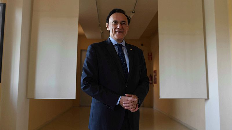 Las mañanas de RNE con Íñigo Alfonso - Gómez Villamandos, presidente de la CRUE: "Las universidades están preparadas para retomar la enseñanza online si es necesario" - Escuchar ahora