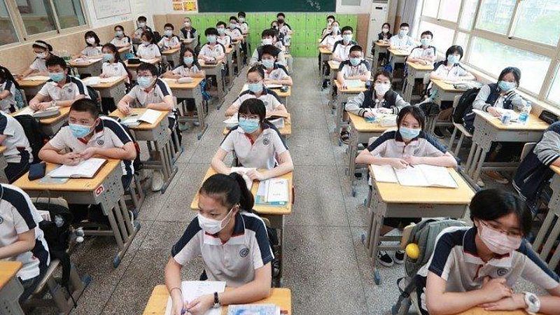 24 horas fin de semana - 20 horas - Wuhan, origen de la pandemia, abre las puertas de sus colegios a 70.000 alumnos - Escuchar ahora 