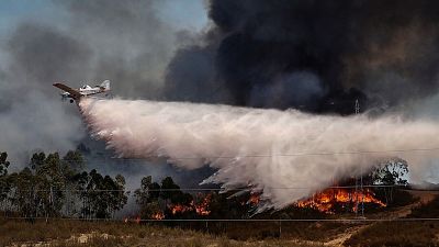 24 horas fin de semana - 20 horas - Mejoran las condiciones para controlar en las prximas horas el incendio de Huelva, el ms importante de Andaluca - Escuchar ahora 