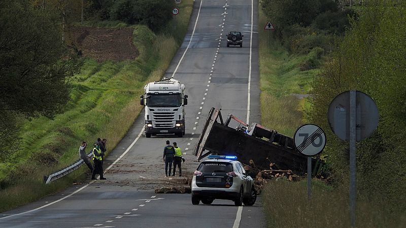 Boletines RNE - El verano deja sólo 13 muertos menos en las carreteras pese a la caída de los desplazamientos - Escuchar ahora