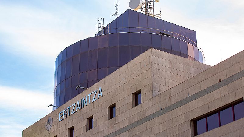 Boletines RNE - Investigan una posible violación múltiple a una menor en Vitoria con 7 menores implicados - Escuchar ahora