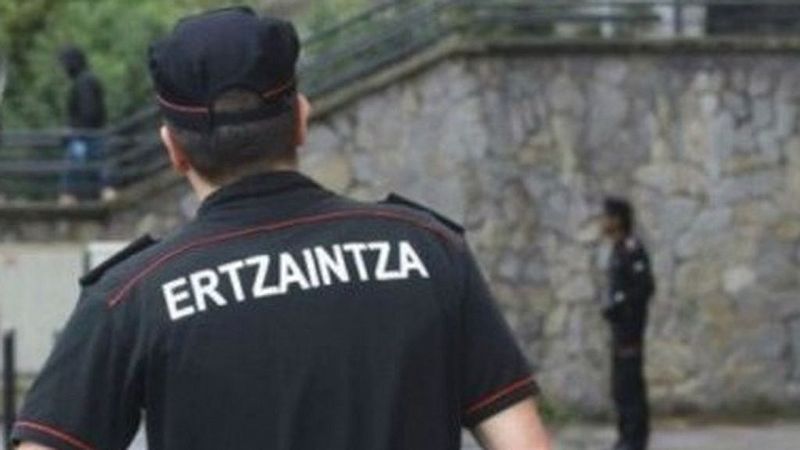 24 horas fin de semana - 20 horas - Siete menores implicados en la agresión sexual a una menor en Vitoria que investiga la Ertzaintza - Escuchar ahora 
