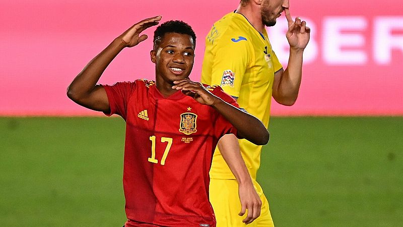 24 horas fin de semana - Ansu Fati destaca en el España-Ucrania liderando goleada 4-0 - Escuchar ahora 