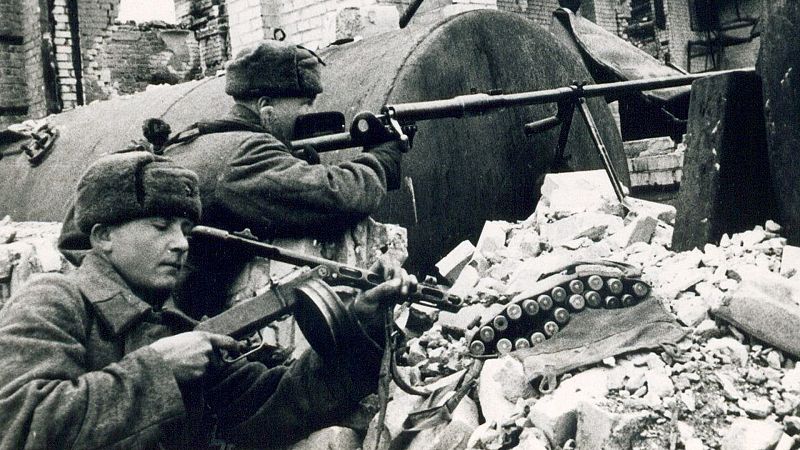 Reportajes 5 Continentes - Segunda Guerra Mundial: la batalla de Stalingrado - Escuchar ahora 