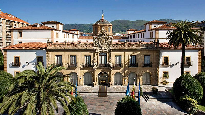 Boletines RNE - El Hotel de la Reconquista y no el Teatro Campoamor será el escenario de la entrega de los Premios Princesa de Asturias - Escuchar ahora