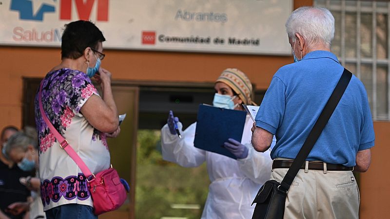 Boletines RNE - El sindicato médico de Madrid anuncia la convocatoria de una huelga - Escuchar ahora