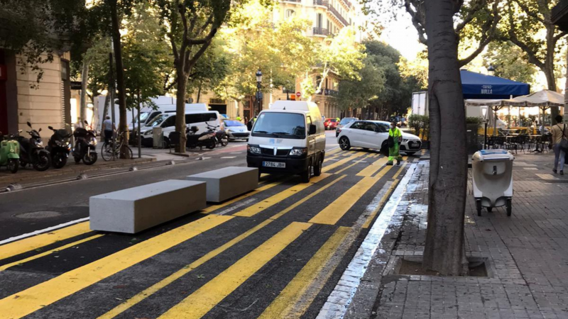 Todo noticias mañana - Polemica por instalación bloques de hormigón en calle céntrica de Barcelona - Escuchar ahora