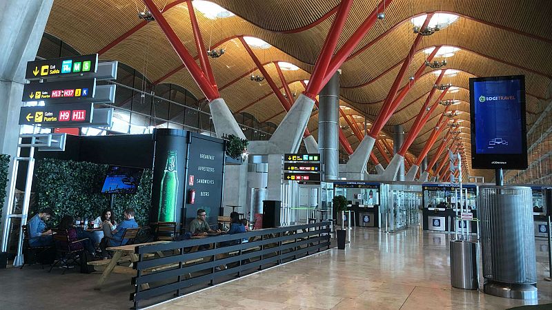 14 horas - En agosto hubo un 70% menos de pasajeros en los aeropuertos españoles - Escuchar ahora