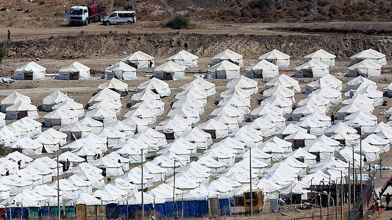 14 horas Fin de Semana - Grecia comienza a trasladar a los migrantes al nuevo campo de refugiados provisional - Escuchar ahora