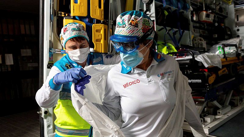 Boletines RNE - Sanidad añade 27.404 casos nuevos de COVID-19 y 101 fallecidos desde el viernes - Escuchar ahora