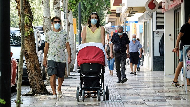  14 horas - El 70 % de los españoles pide más colaboración entre Gobierno y comunidades para frenar la pandemia, según el CIS - Escuchar ahora