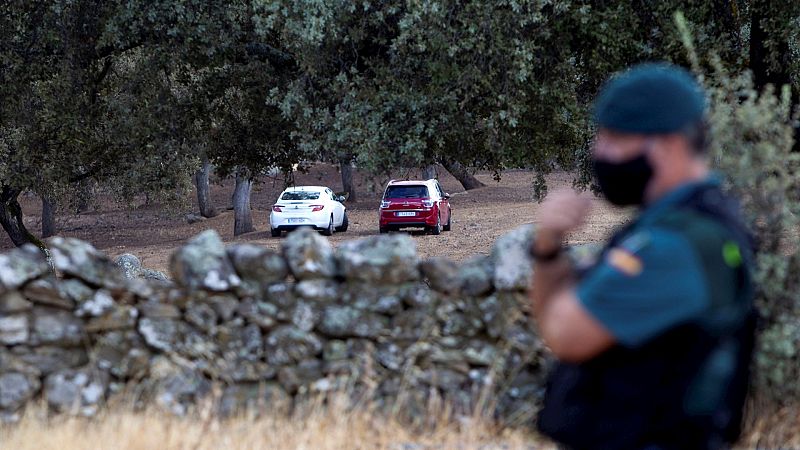 España a las 8 Fin de Semana - Encuentran restos óseos en la finca de Monesterio donde buscan el cuerpo de Manuela Chavero - Escuchar ahora