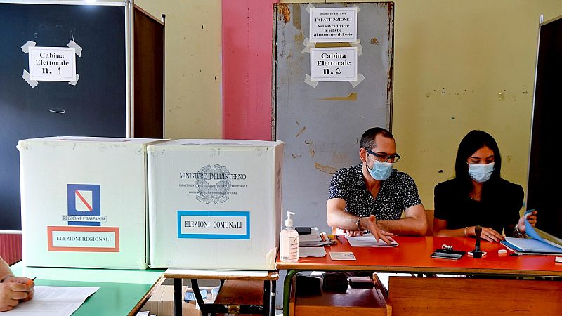 14 horas Fin de Semana - Italia vota en referéndum si reducir en un tercio el número de senadores y diputados - Escuchar ahora