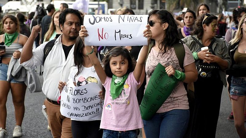Tolerancia cero - soy una niña, no una madre