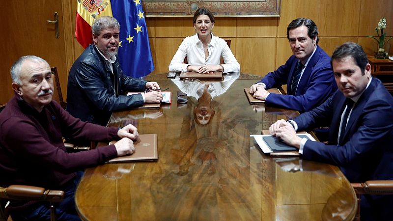 24 horas - Agentes socialesy Gobierno acuerdan un borrador para regular el teletrabajo - Escuchar ahora 