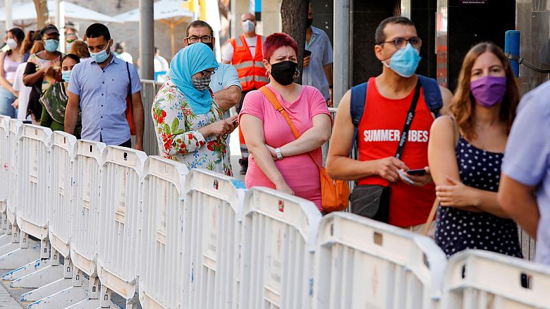 Boletines RNE - España reduce las cuarentenas preventivas de 14 a 10 días - Escuchar ahora