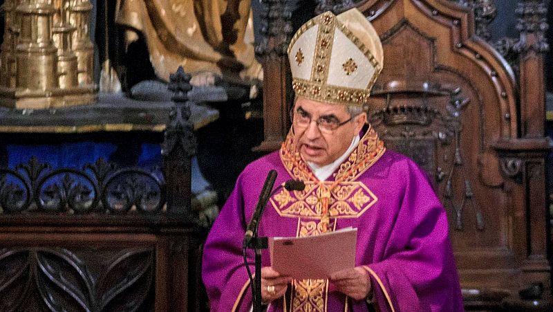14 horas - Dimite el cardenal Becciu, relacionado con un caso de corrupción en el Vaticano - Escuchar ahora
