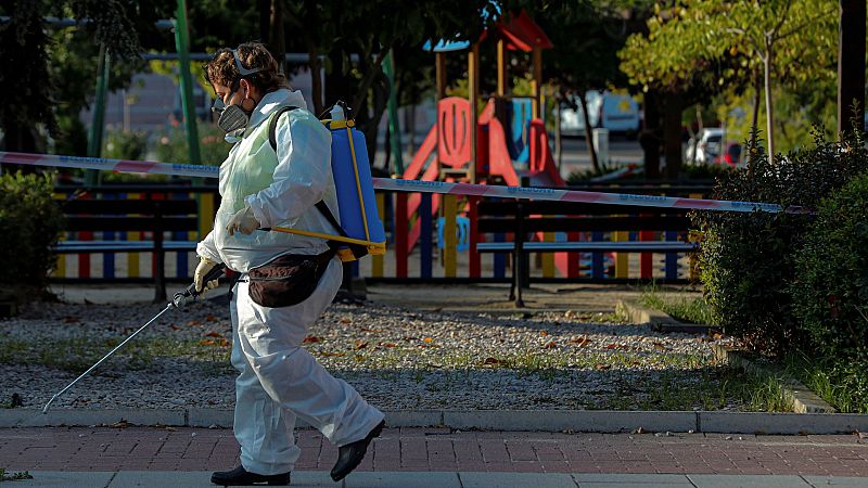 Boletines RNE - Sanidad notifica 114 fallecidos y más de 3.000 nuevos contagios en 24 horas - Escuchar ahora