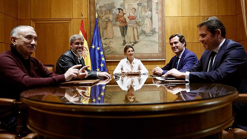 24 horas - Preacuerdo entre Gobierno y sindicatos para extender los ERTE, a la espera de la respuesta de la patronal - Escuchar ahora