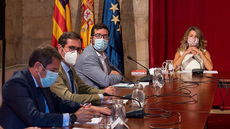 Boletines RNE - La CEOE apoya el acuerdo entre sindicatos y Gobierno para prorrogar los ERTE hasta el 31 de enero - Escuchar ahora