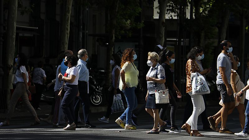 Boletines RNE - Las familias españolas ahorraron más que nunca durante los primeros meses de la pandemia - Escuchar ahora