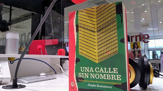 Oxiana - Oxiana - Kapka Kassabova | Una calle sin nombre - Escuchar ahora