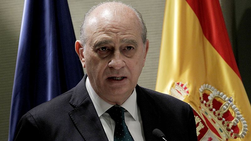 Boletines RNE - Fernández Díaz recurre su imputación en el caso Kitchen - Escuchar ahora