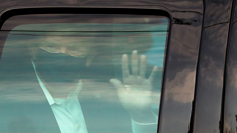 Trump escenifica su mejoría con un paseo en coche alrededor del hospital: "He aprendido mucho del coronavirus" - Escuchar ahora